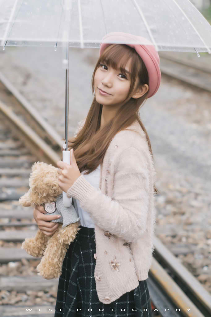 不扣纽扣的女孩